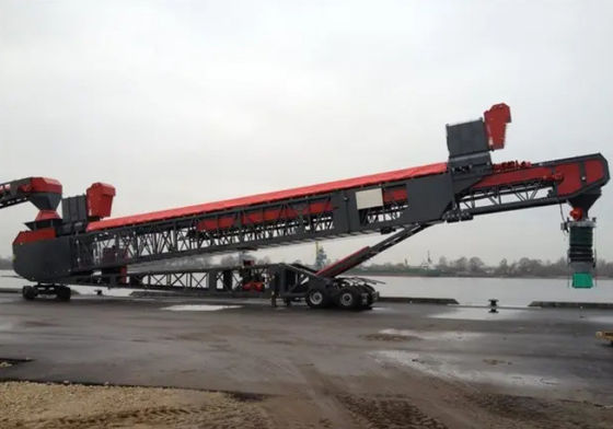 Transporteur mobile de chargement de navires pour le chargement et le déchargement de matières en vrac