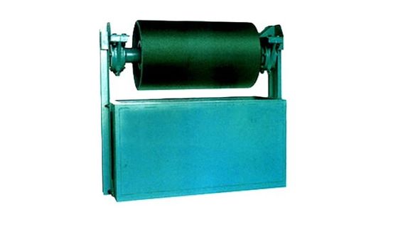 Dispositif d'absorption verticale pour la contraction des bandes de convoyeurs dans les mines et la manutention en vrac